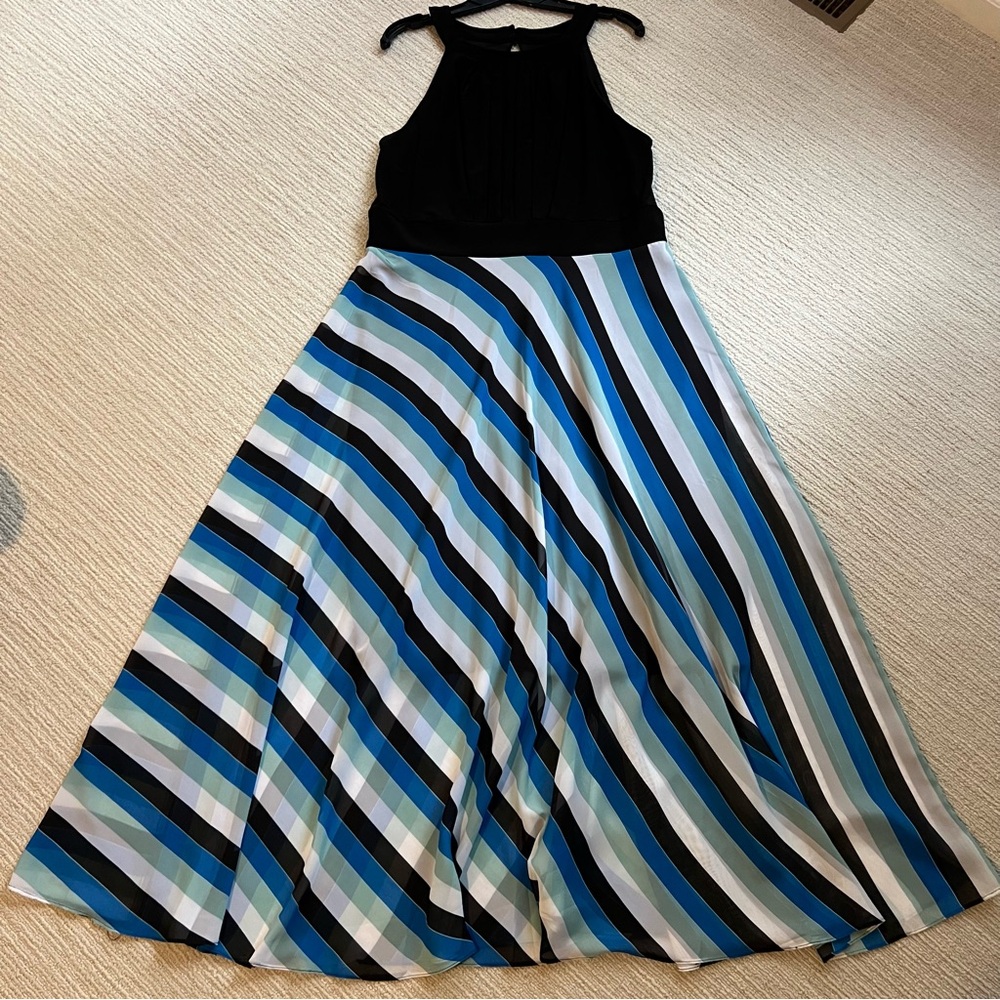 Black blue & white maxidress by Studio One, Size 16, full skirt, to floor.